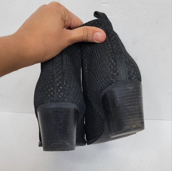 Jeffrey Campbell Bella Black Pointed Toe Leather Ankle Boots Size 10 - Picture 9 of 12